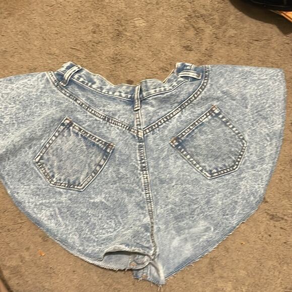 Denim flutter shorts - Picture 3 of 5